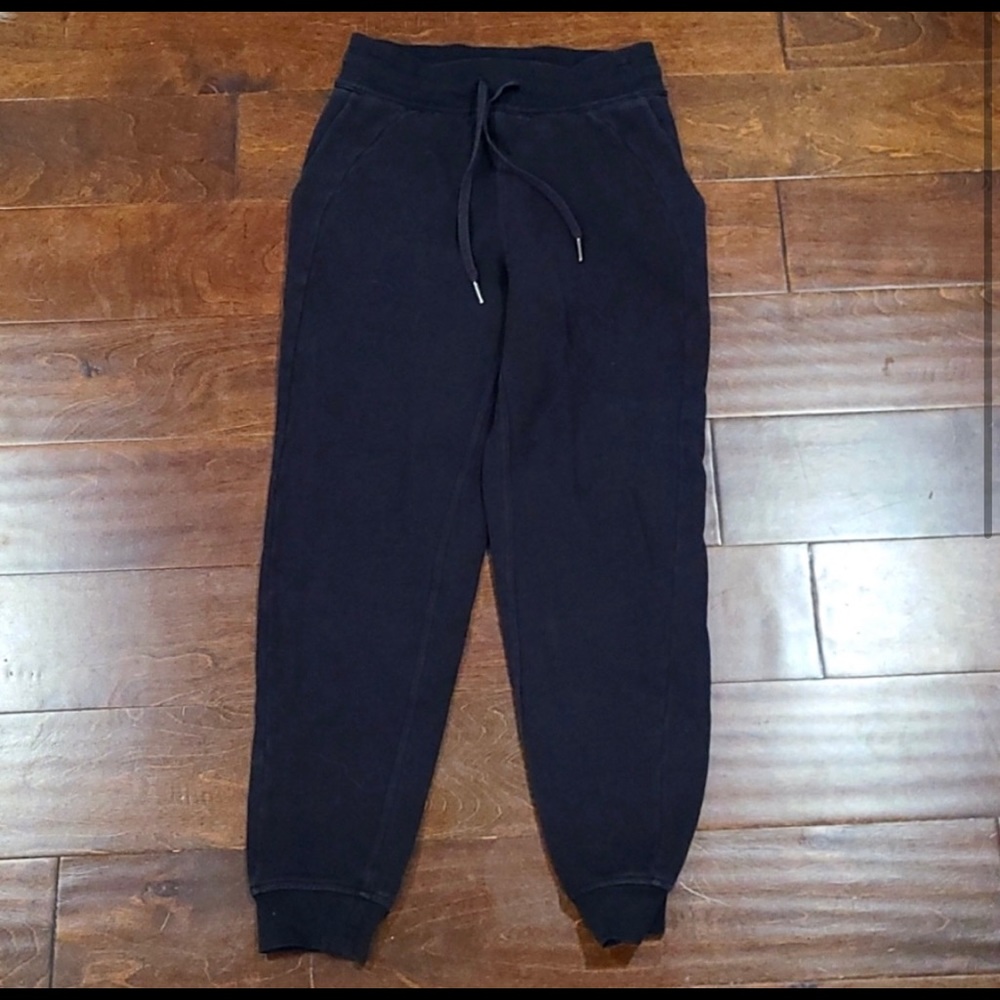 Lululemon joggers 26” inseam size 4
